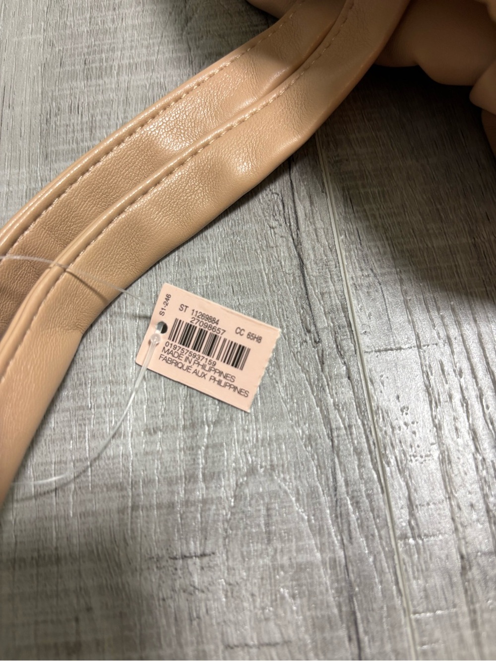 Victoria’s Secret Nude Faux Leather Ruched Drawstring Tote Bag NWT - Picture 10 of 11